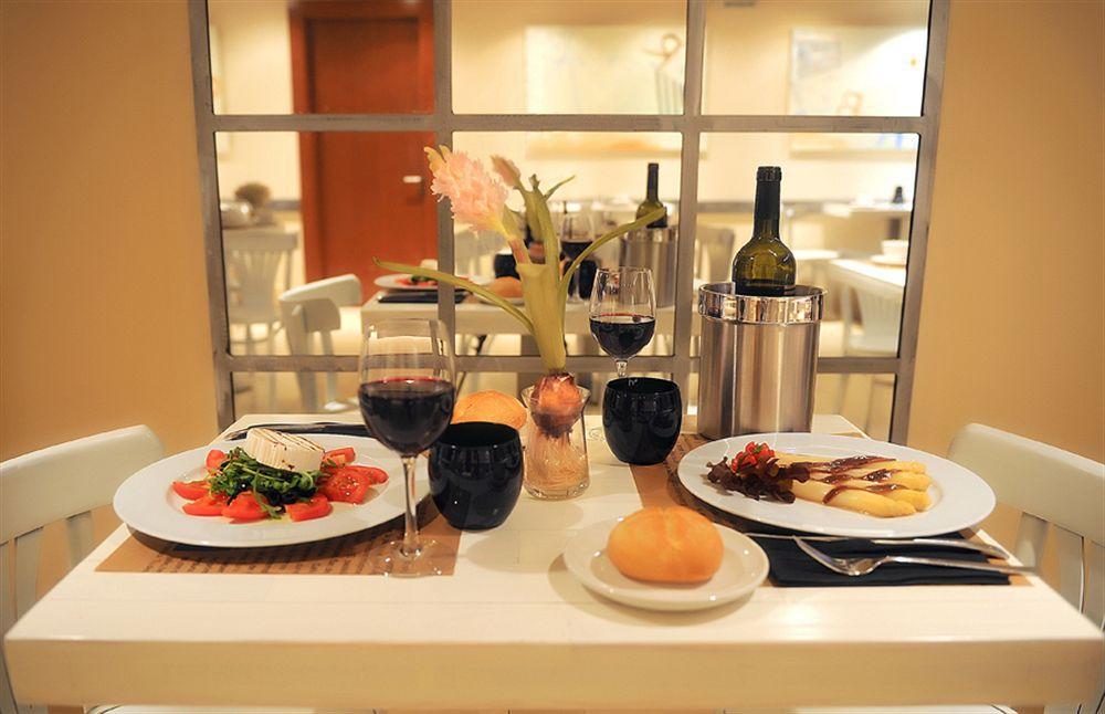 Hotel Pamplona Plaza Kültér fotó