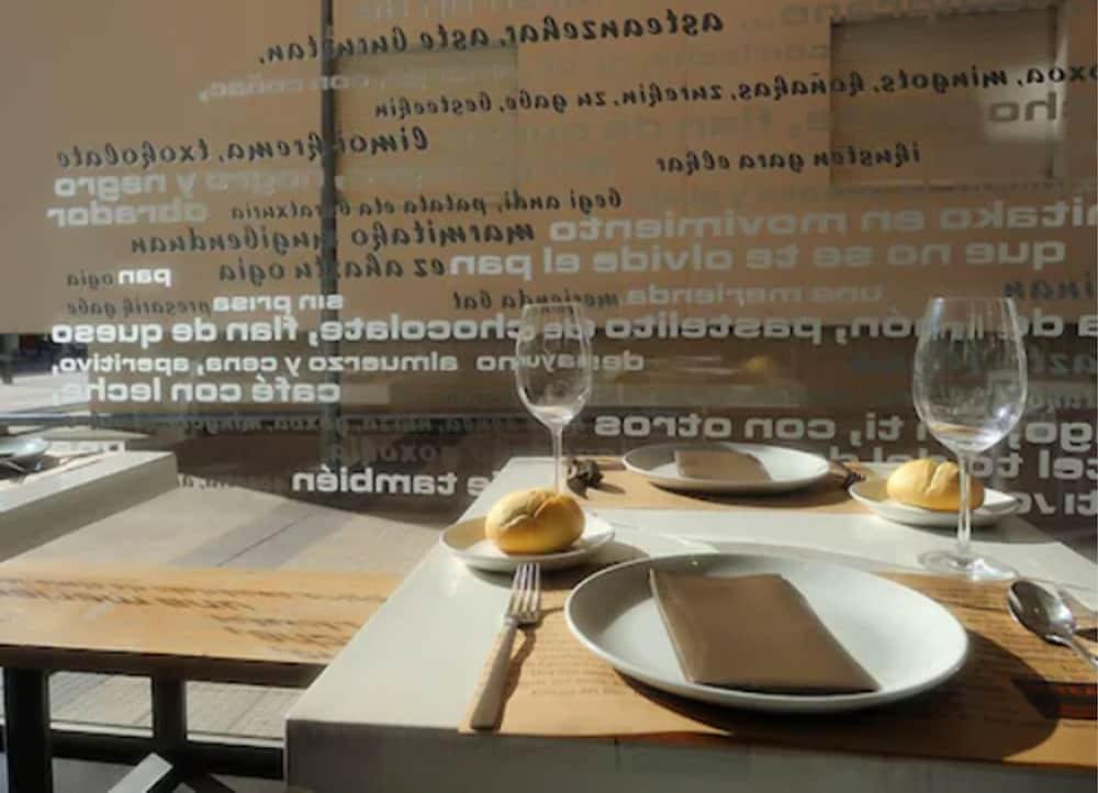 Hotel Pamplona Plaza Kültér fotó