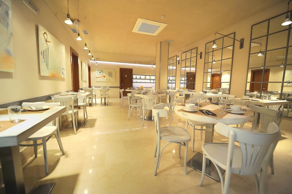 Hotel Pamplona Plaza Kültér fotó