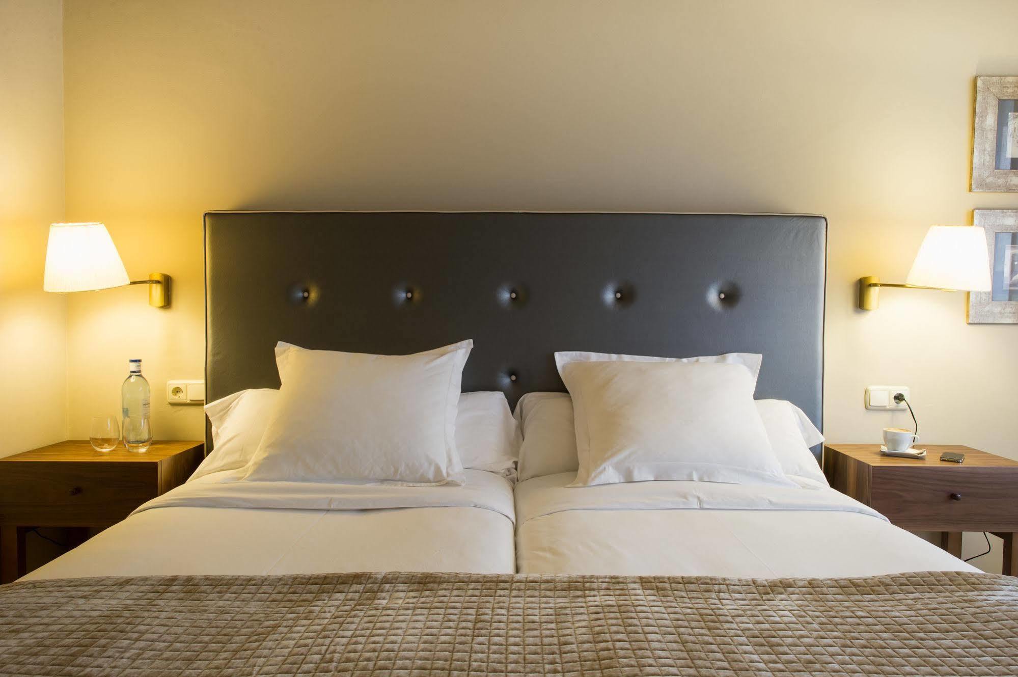 Hotel Pamplona Plaza Kültér fotó