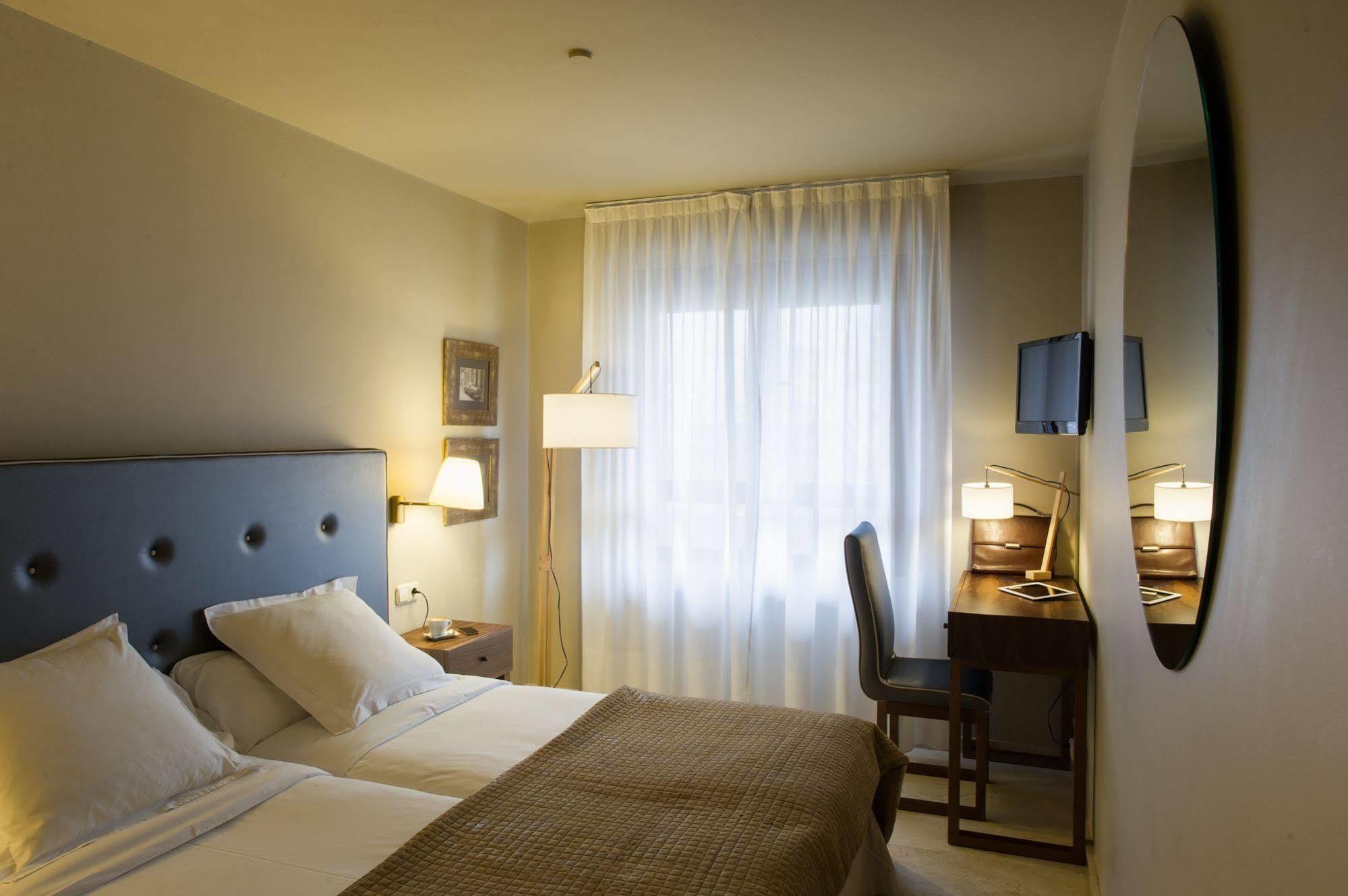 Hotel Pamplona Plaza Kültér fotó